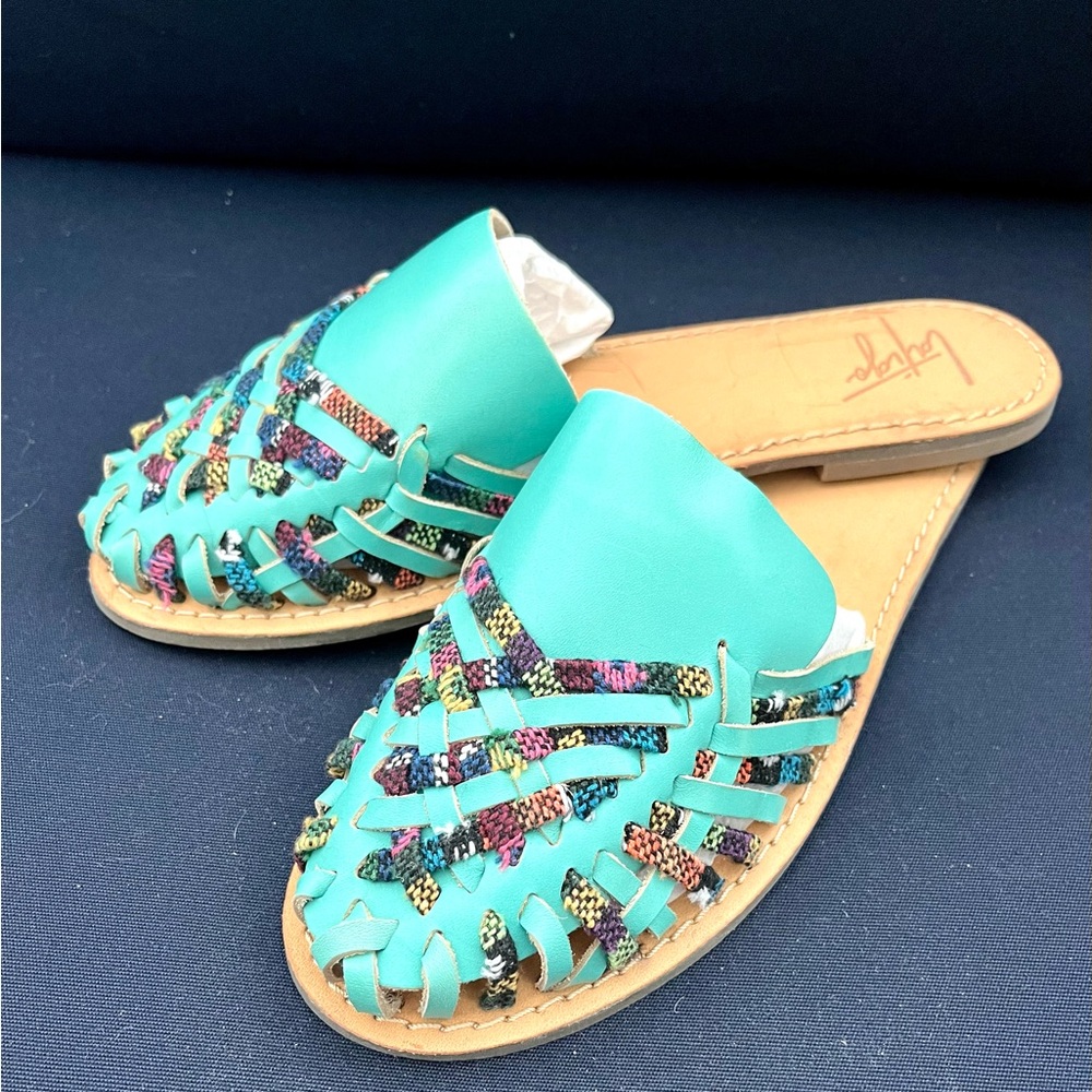 Latigo Hibiscus Mules - NIB Size 9 - Turquoise Multi